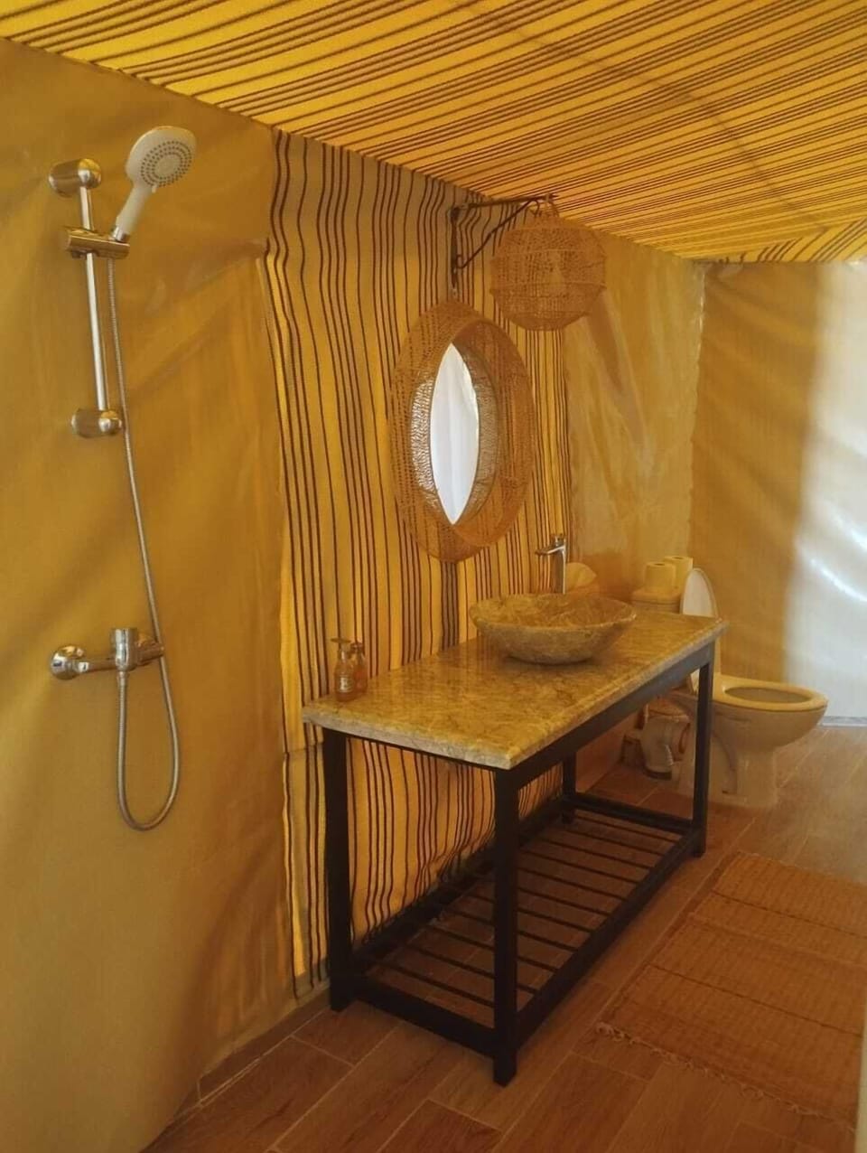 Deluxe Twin Tent, Desert View | Bathroom | Shower, free toiletries, towels, soap