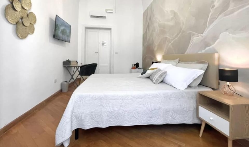 Double Room | Desk, iron/ironing board, free WiFi