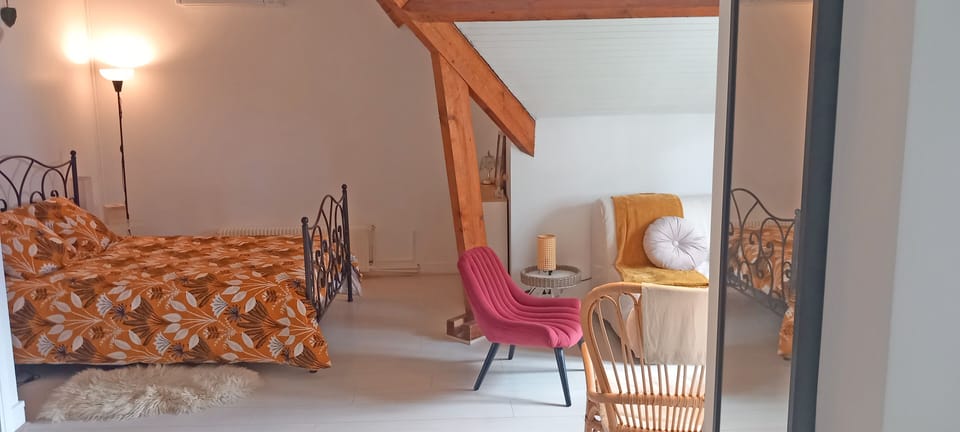 Comfort Suite, 2 Bedrooms, Garden View | 2 bedrooms, iron/ironing board (on request), WiFi (free)