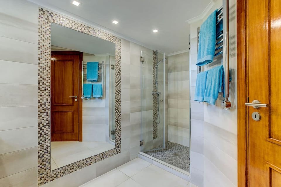 Villa Vale Verde 5 Bedroom Villa 10 min Walk to Villa in Carvoeiro