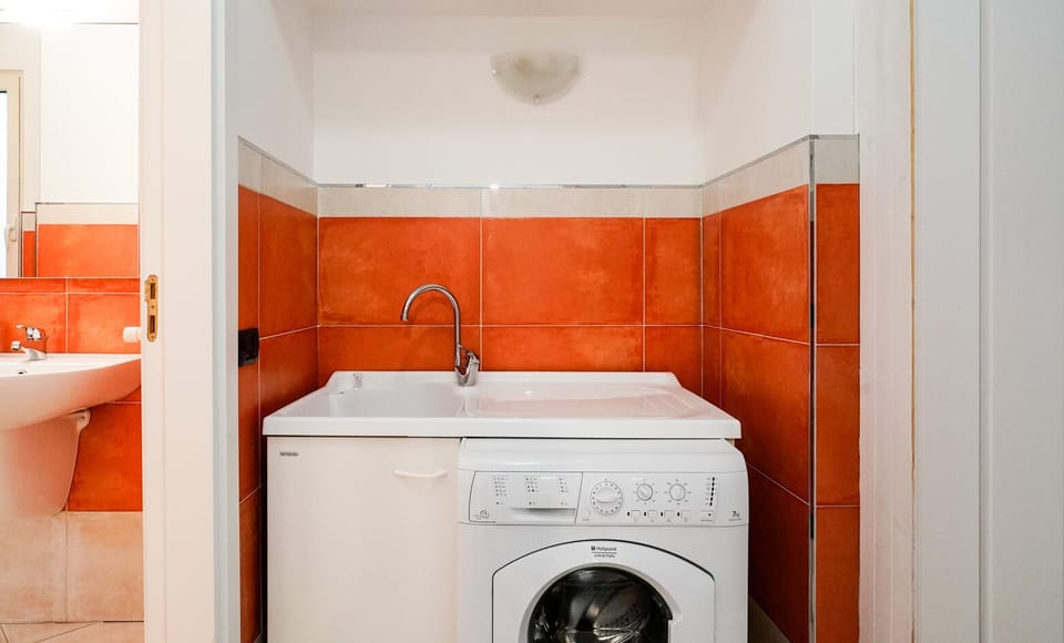 Deluxe Room | Bathroom | Shower, towels, soap, shampoo