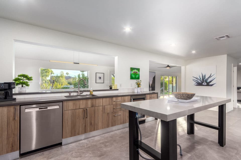 House | 5 bedrooms, high-speed internet