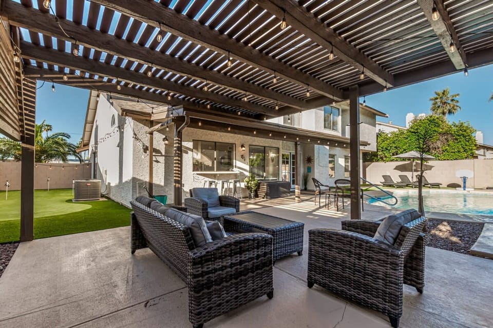 House | 4 bedrooms, desk, high-speed internet