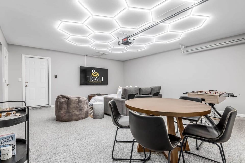House | 5 bedrooms, high-speed internet