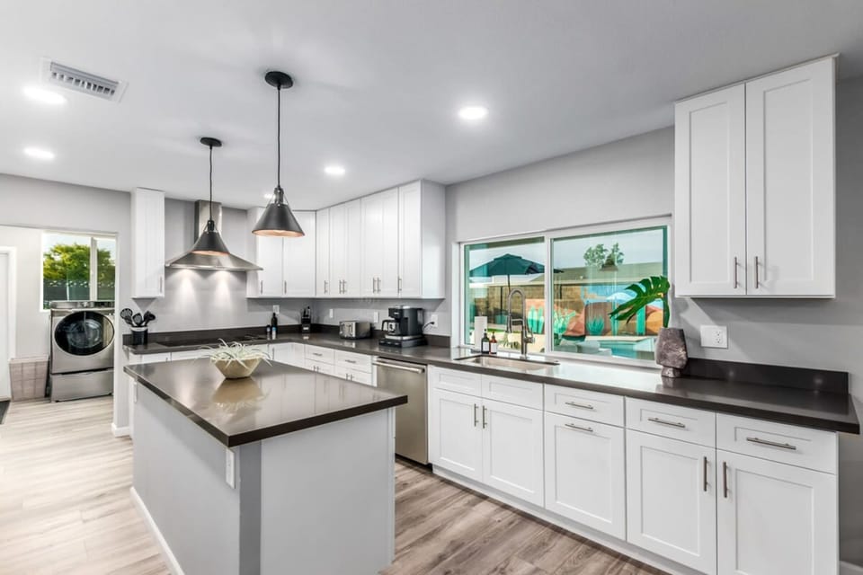 House | 5 bedrooms, high-speed internet