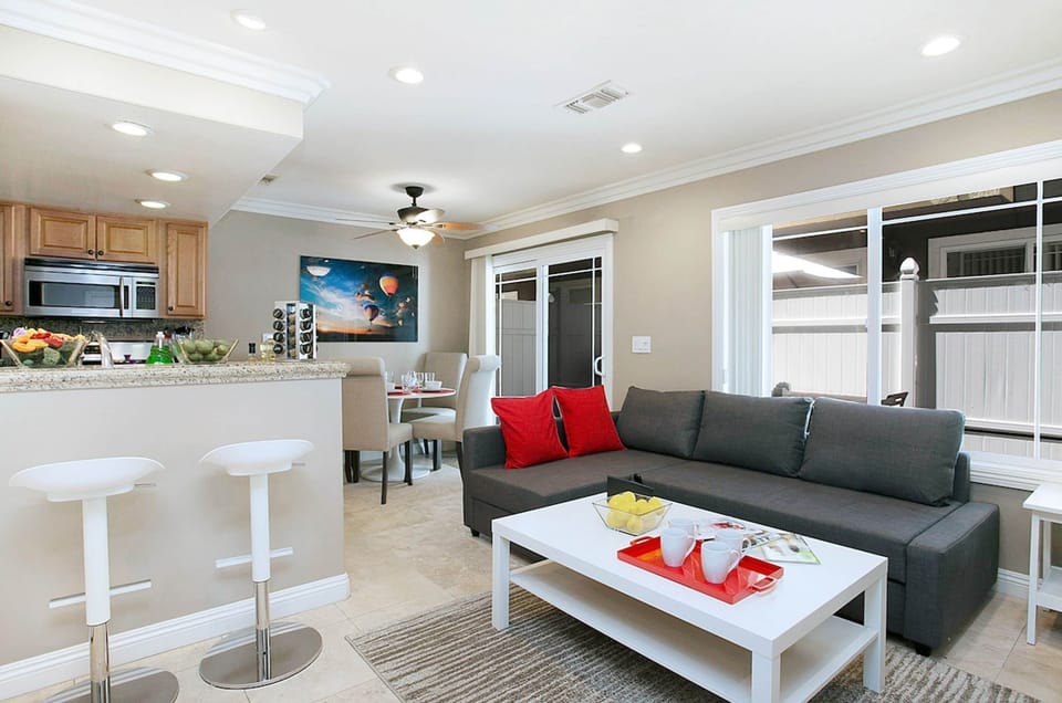 Apartment | 2 bedrooms, desk, Internet