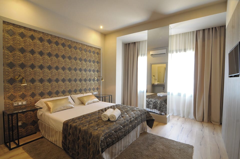 Superior Double Room, City View | In-room safe, blackout drapes, soundproofing, free WiFi
