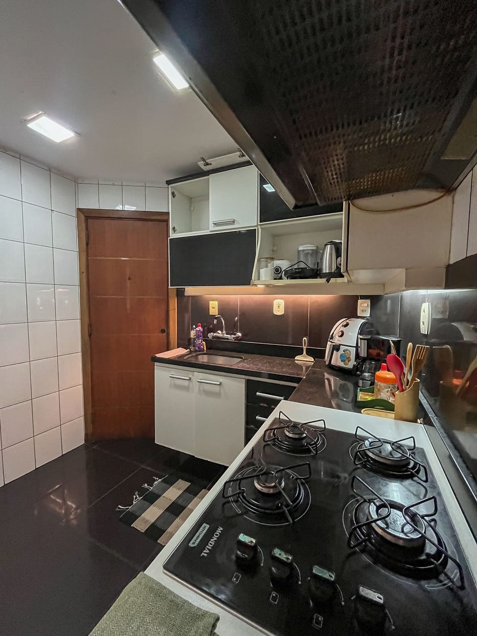 Apartment | Private kitchen | Dining table