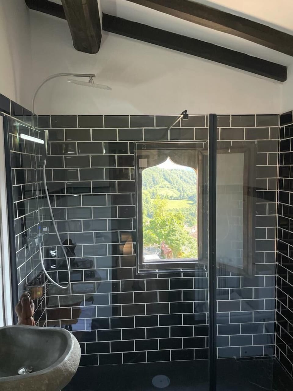 El Sumiciu | Bathroom | Shower, hair dryer, towels, soap