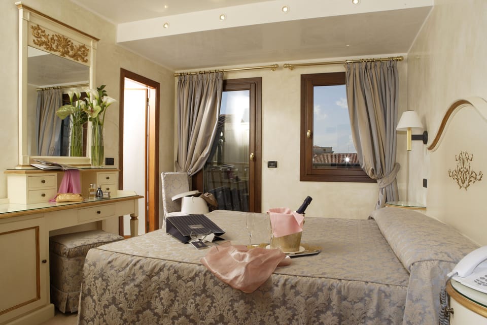 Superior Double or Twin Room | Down comforters, minibar, in-room safe, soundproofing