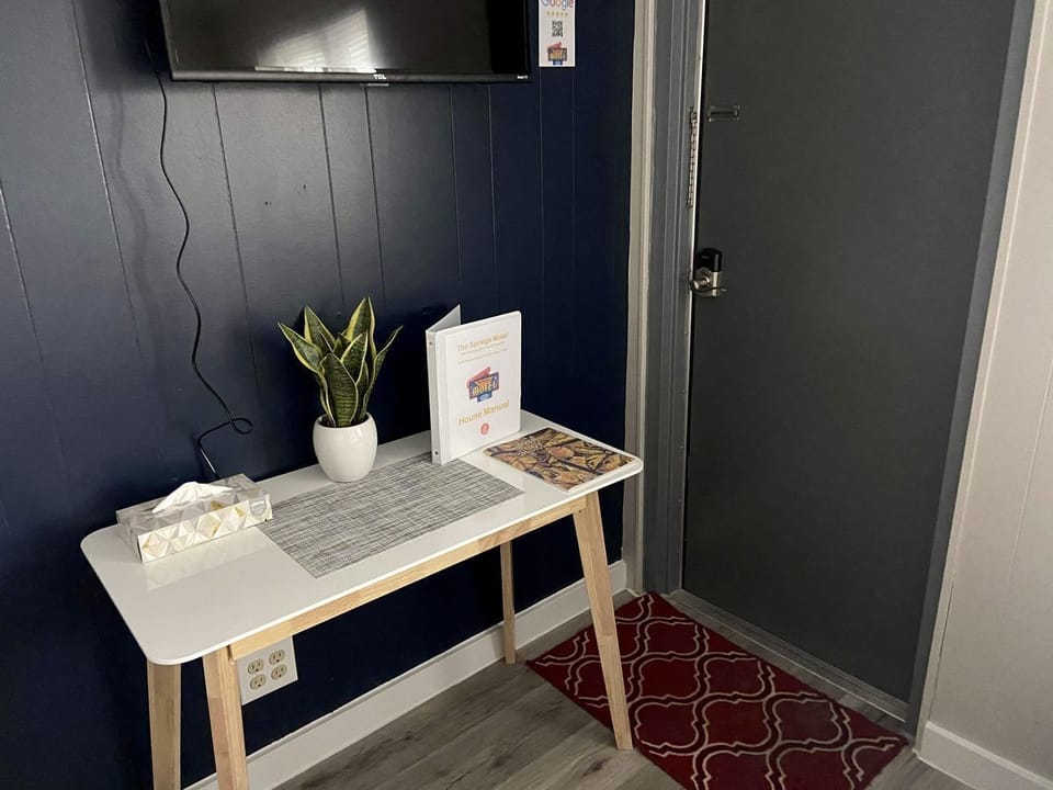 Classic Room, 1 Double Bed, Non Smoking, Patio | Desk, laptop workspace, free WiFi