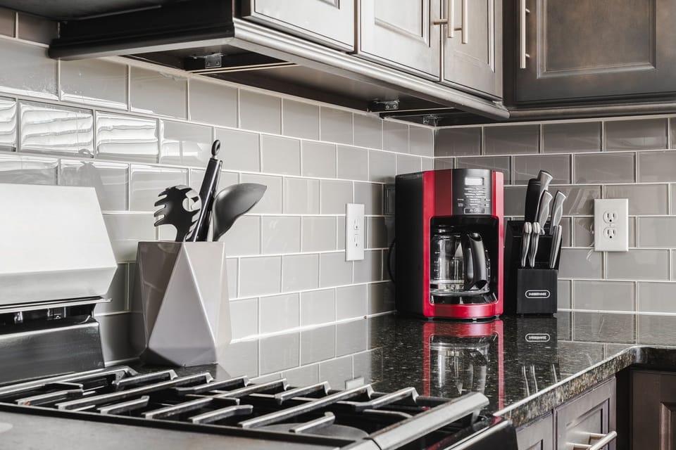 Comfort Duplex, 3 Bedrooms, Non Smoking | Private kitchen | Coffee/tea maker
