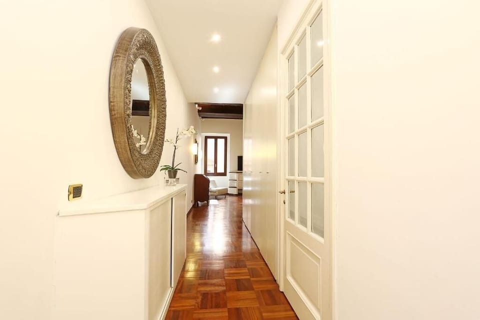 Deluxe Apartment, City View | Living area | Flat-screen TV