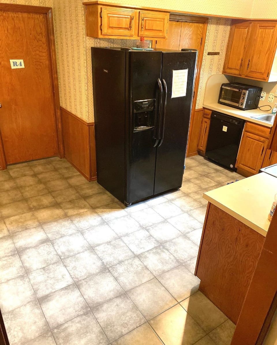 Fridge, microwave
