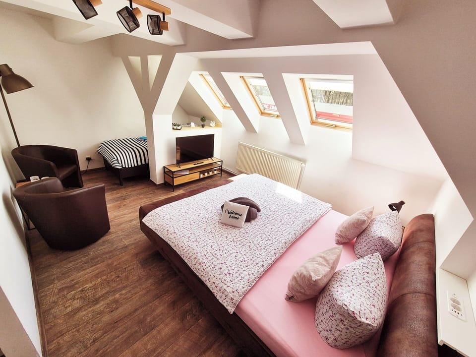 Comfort Triple Room | Desk, laptop workspace, free WiFi