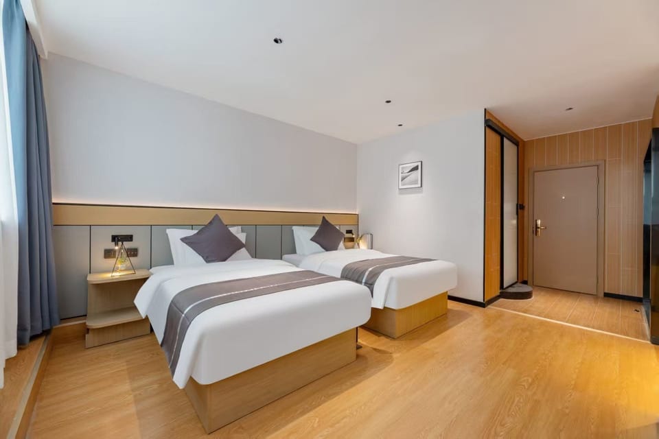 Comfort Double Room | Individually decorated, desk, laptop workspace, free WiFi