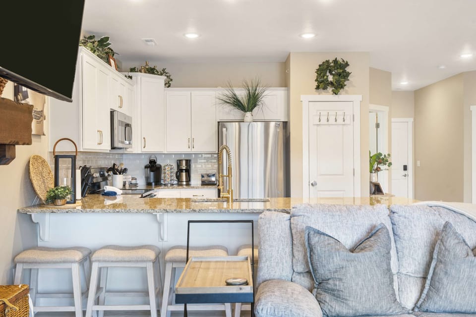 Condo, Multiple Beds, Balcony (Pleasant View on Taneycomo) | Interior