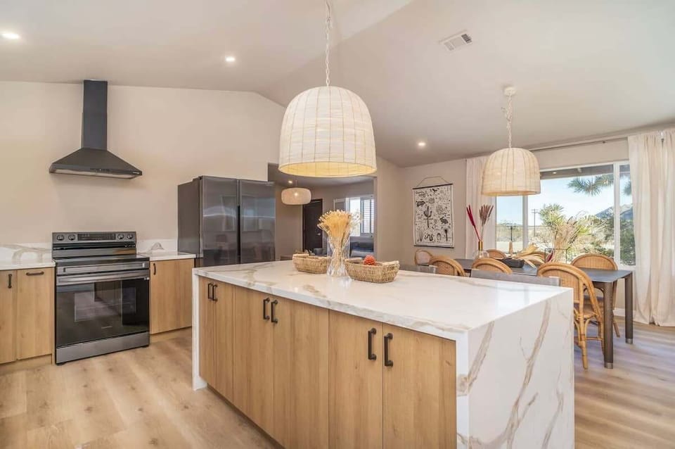 House, Desert View (4 Bedrooms) | Private kitchen | Fridge, microwave, oven, dishwasher
