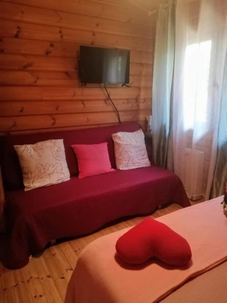 Comfort Room, Garden View | Living area | 80-cm TV with digital channels, toys