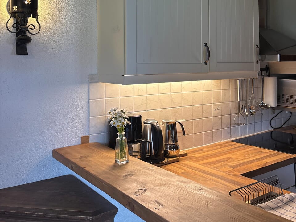 House | Private kitchen | Cookware/dishes/utensils