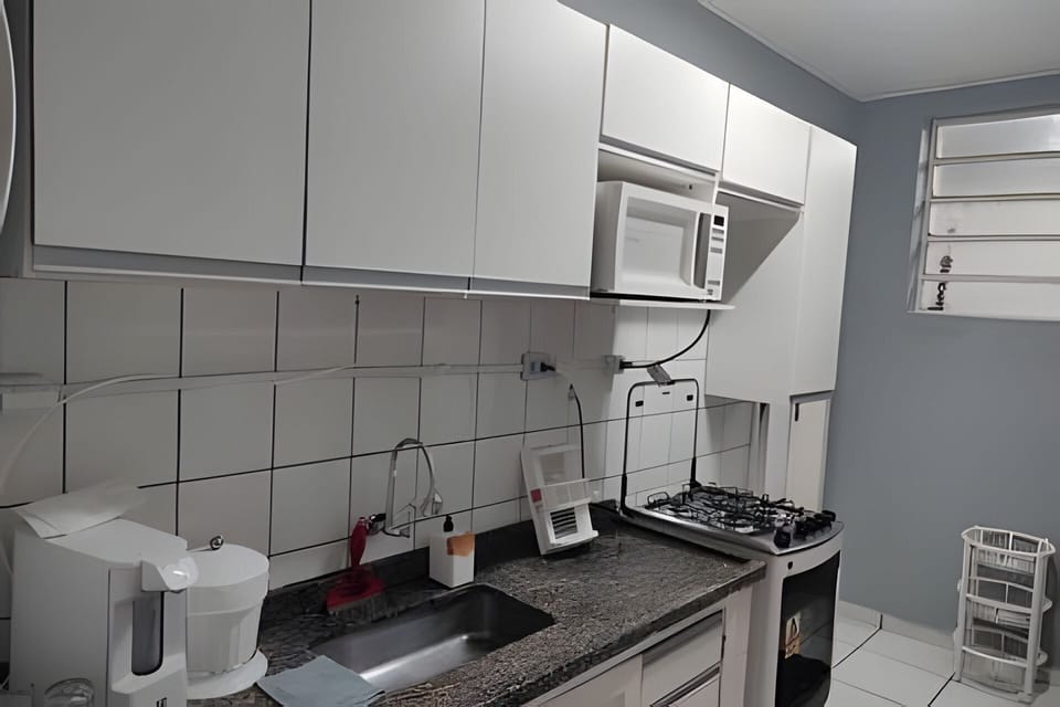 Suite | Private kitchen | Shared fridge, microwave, oven, toaster