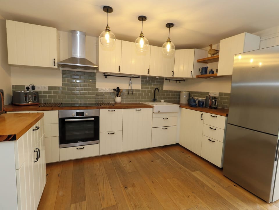 Dishwasher, cookware/dishes/utensils