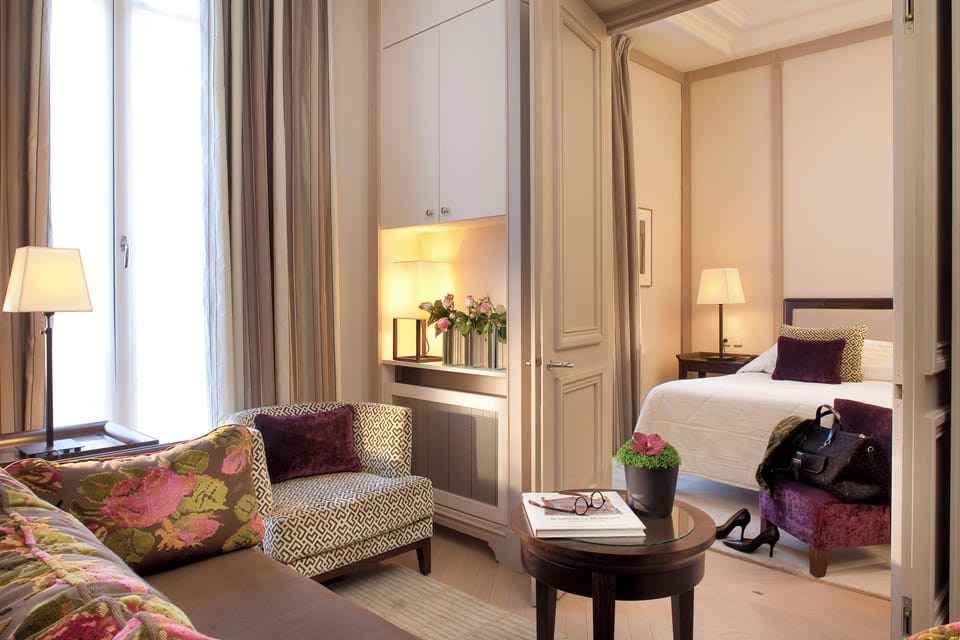 Comfort Suite, City View | In-room safe, desk, laptop workspace, blackout drapes