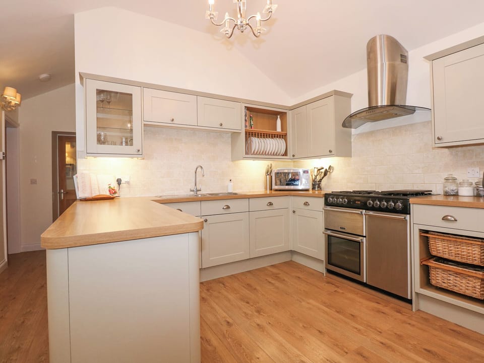 Fridge, microwave, dishwasher, toaster