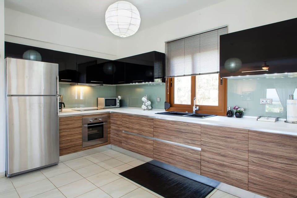 House | 3 bedrooms, desk, Internet