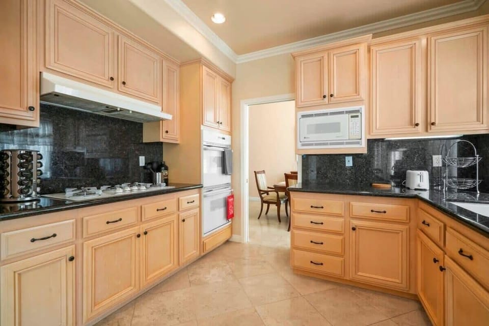 House, Private Pool, Mountain View (4 Bedrooms) | Private kitchen | Fridge, microwave, dishwasher, espresso maker