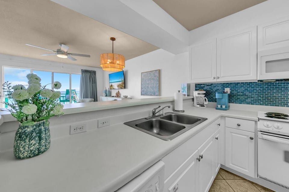 Condo, 1 King Bed with Sofa bed (Pelican Isle 211- Sugar Sands Retreat) | Private kitchen | Oven, toaster