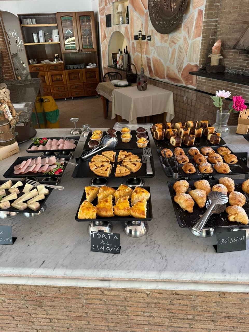 Free daily full breakfast