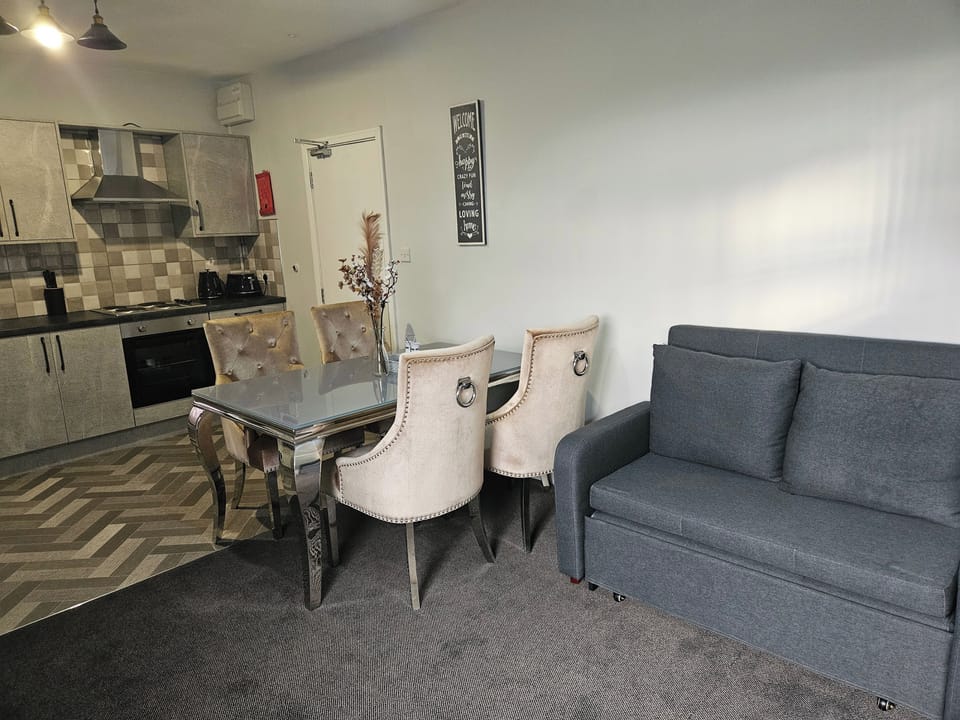 Apartment | Living area | TV