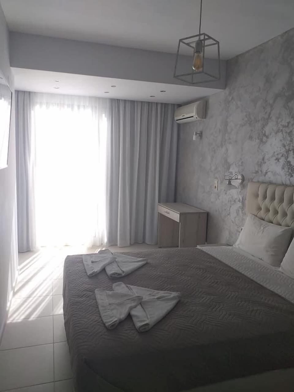 Double or Twin Room | Soundproofing, iron/ironing board, free WiFi, bed sheets