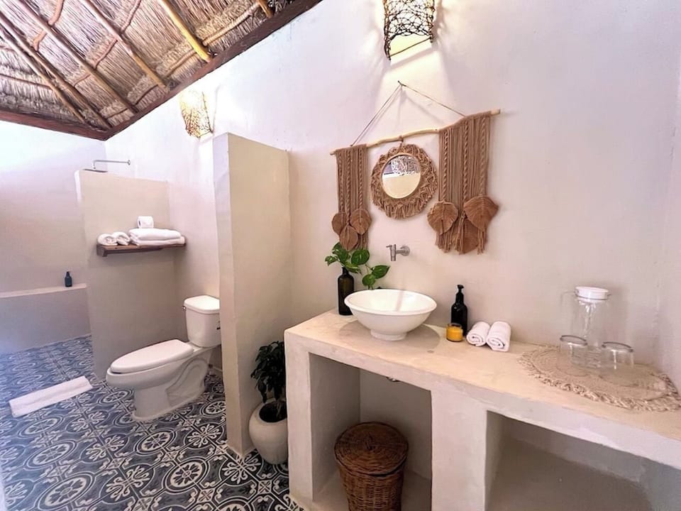Design Cabin, 1 King Bed, Pool View | Bathroom | Deep soaking tub, hair dryer, towels, soap