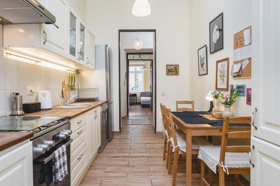 Classic Condo, Multiple Beds, Balcony | Private kitchen | Full-size fridge, oven, stovetop, cookware/dishes/utensils