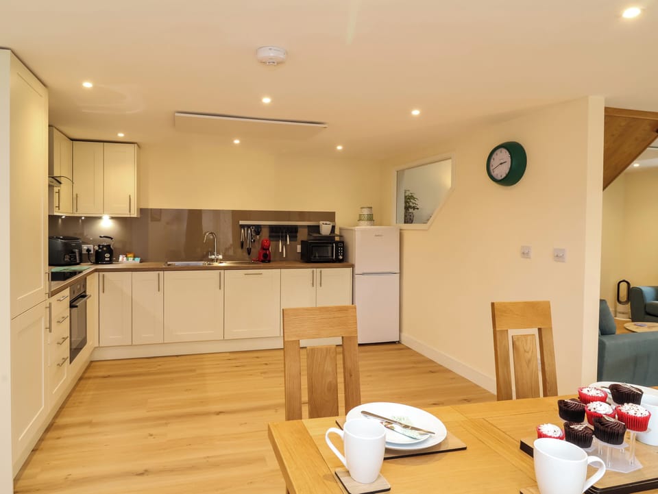 Fridge, microwave, dishwasher, toaster