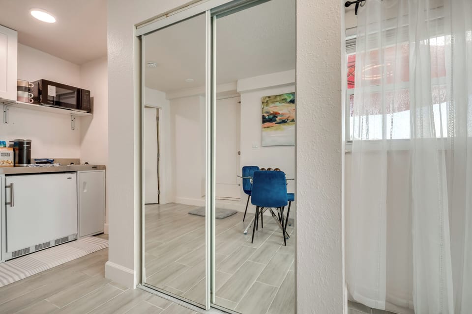 Apartment (0 Bedroom) | Interior
