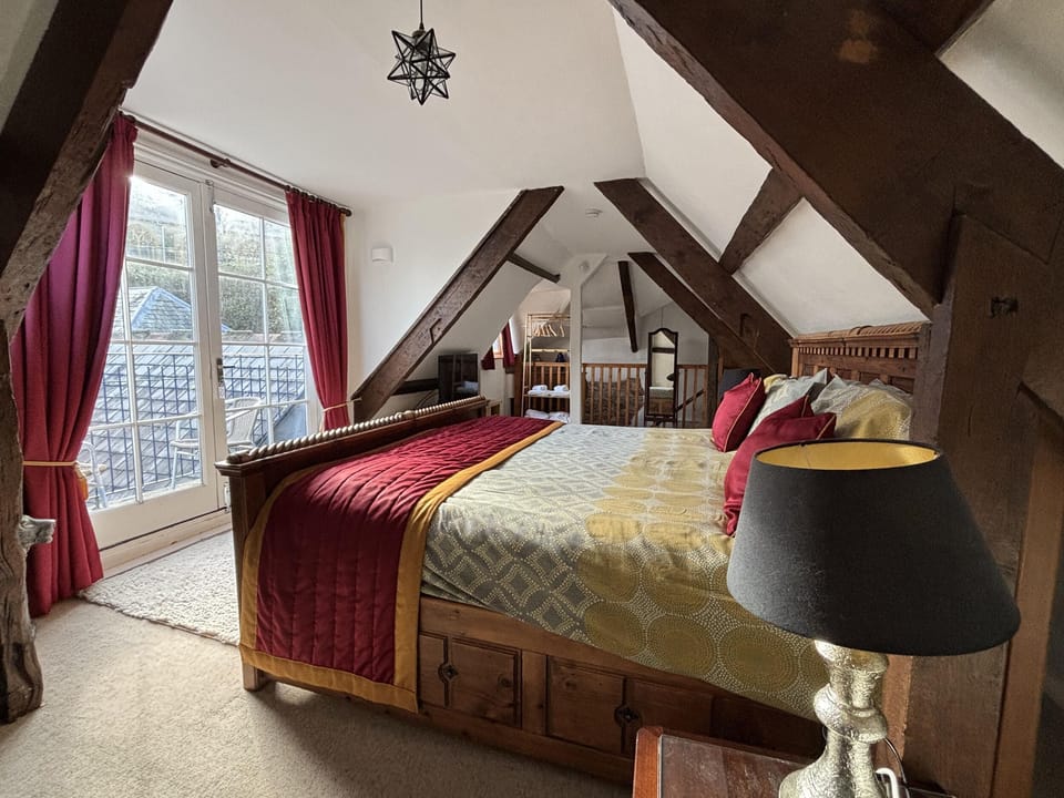 Cottage | 2 bedrooms, individually decorated, individually furnished, free WiFi