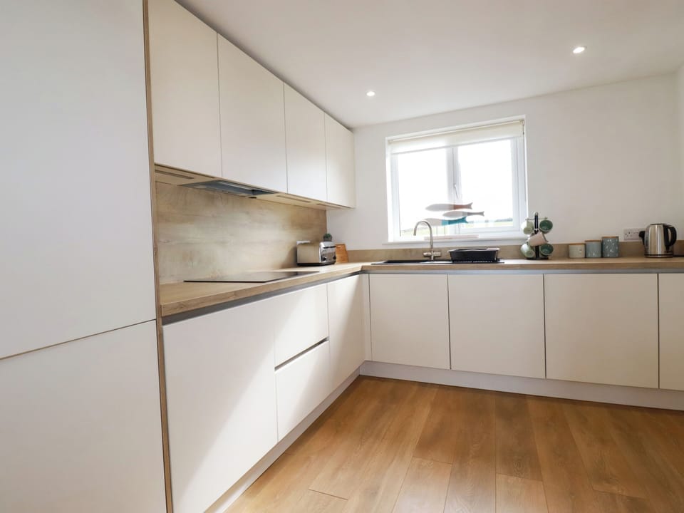 Dishwasher, cookware/dishes/utensils
