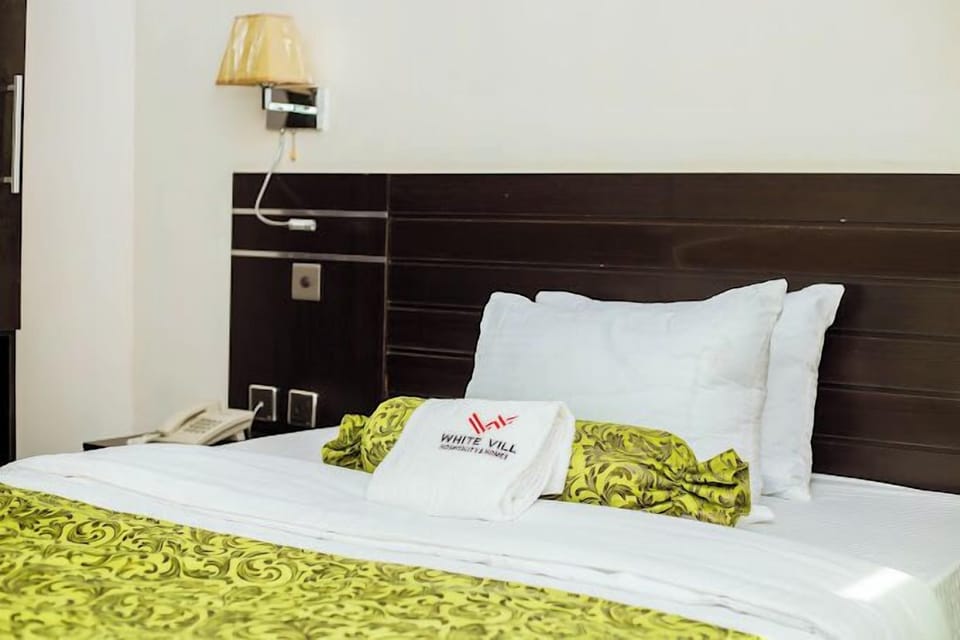 Deluxe Room, Balcony, City View | Desk, laptop workspace, blackout drapes, soundproofing