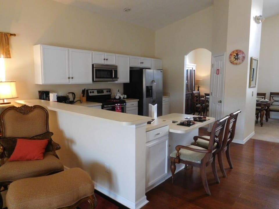 House, Multiple Beds, Pool Access, Pool View (Palm Lake Villa) | Private kitchen | Fridge, microwave, oven, stovetop