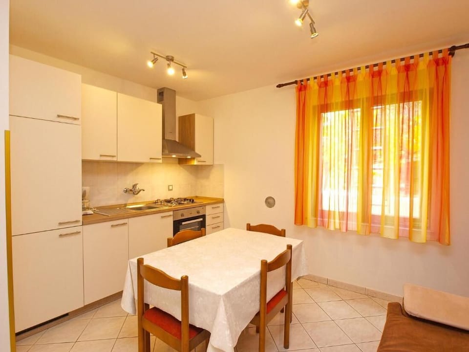 Apartment, 2 Bedrooms, Smoking, Patio | Interior