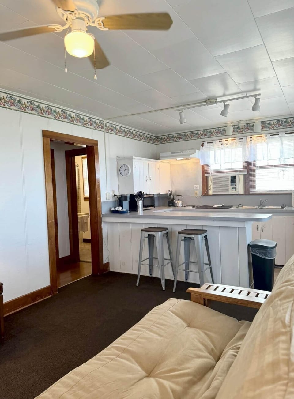 Cottage, Lake View | Iron/ironing board, free WiFi, bed sheets