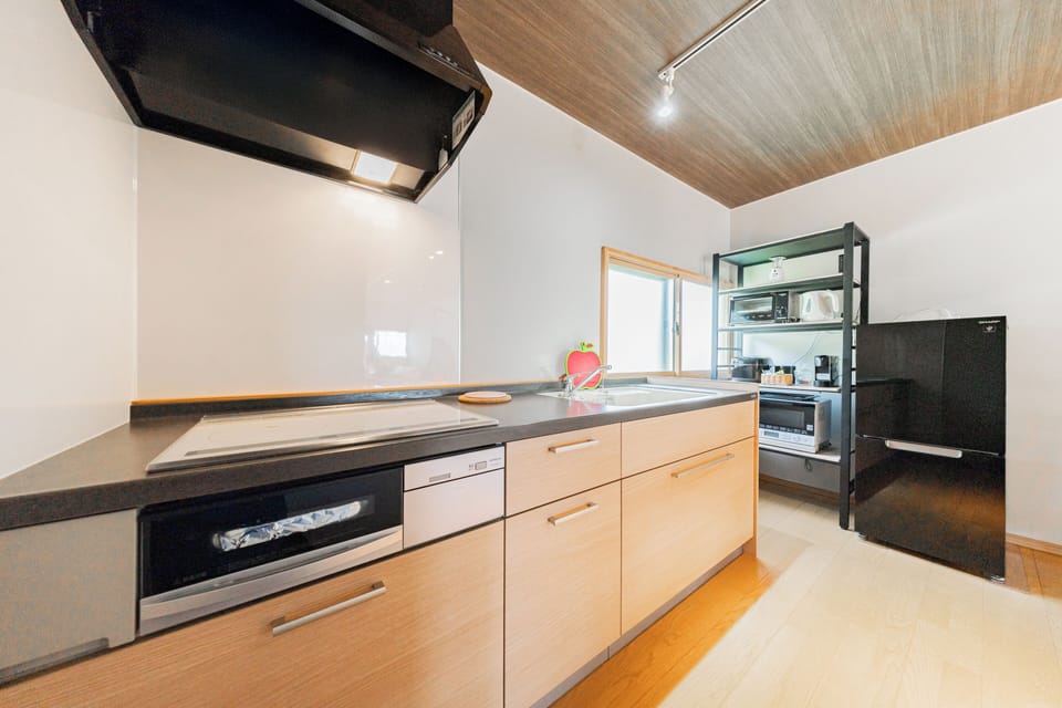 Family Cottage, Non Smoking, Mountain View (plum,Dog friendly) | Private kitchen | Espresso maker, electric kettle