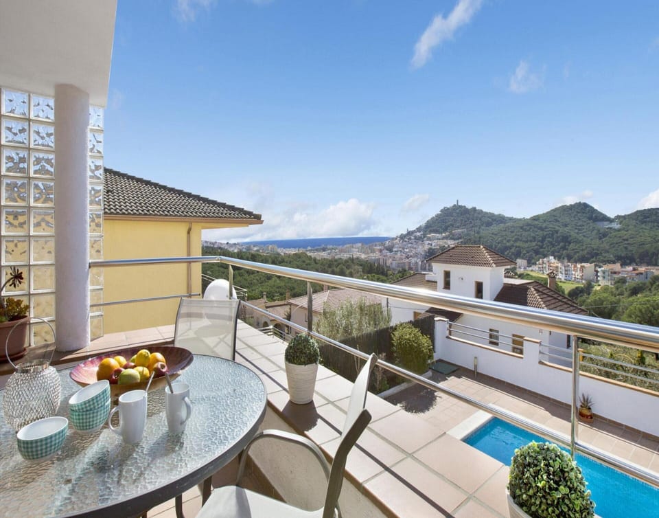 Villa | Balcony