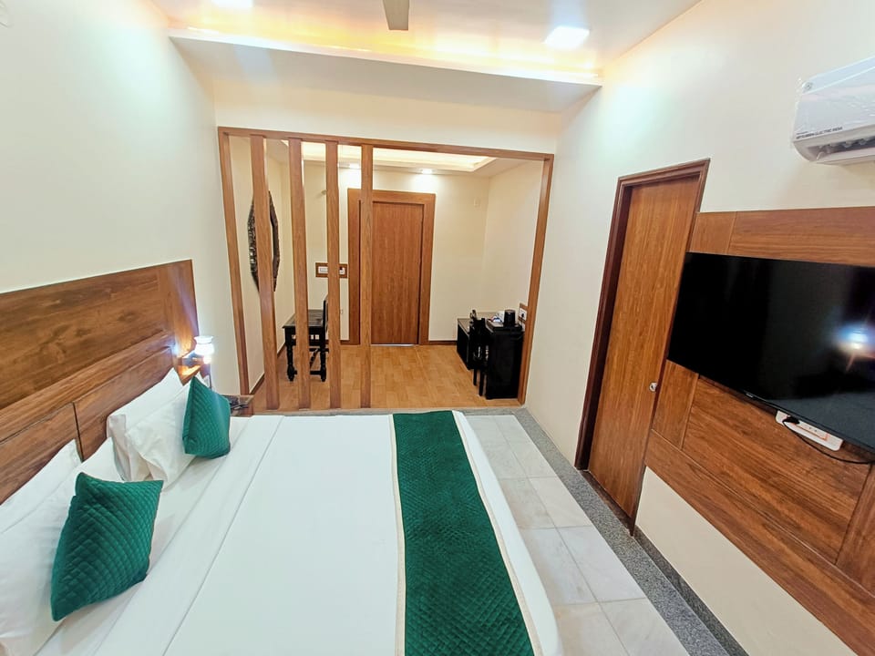 Super Deluxe Room | Egyptian cotton sheets, premium bedding, Select Comfort beds