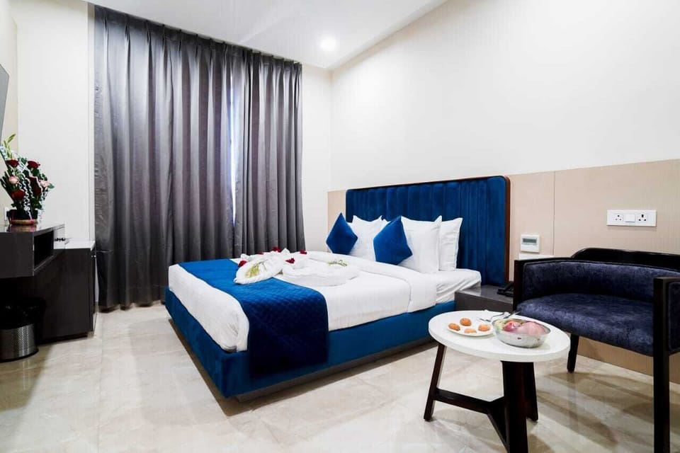 Premium Room | In-room safe, soundproofing, bed sheets