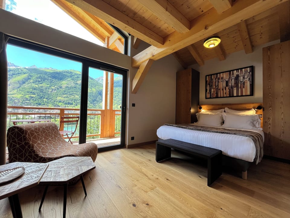 Luxury Triple Room, Mountain View | In-room safe, blackout drapes, soundproofing, free WiFi