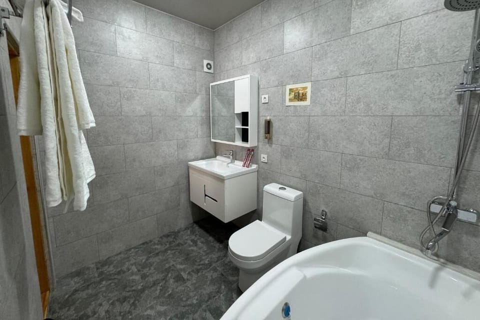 Comfort Double Room, Balcony, Courtyard View | Bathroom | Hair dryer, slippers, towels, soap